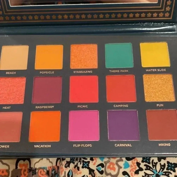 Ace Beaute Nostalgia Palette 15 shades eye shadow MSRP - Picture 4 of 4